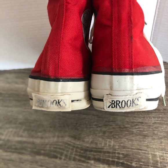 Vtg Brooks Red High-Top Sneakers with White Laces - Picture 6 of 13